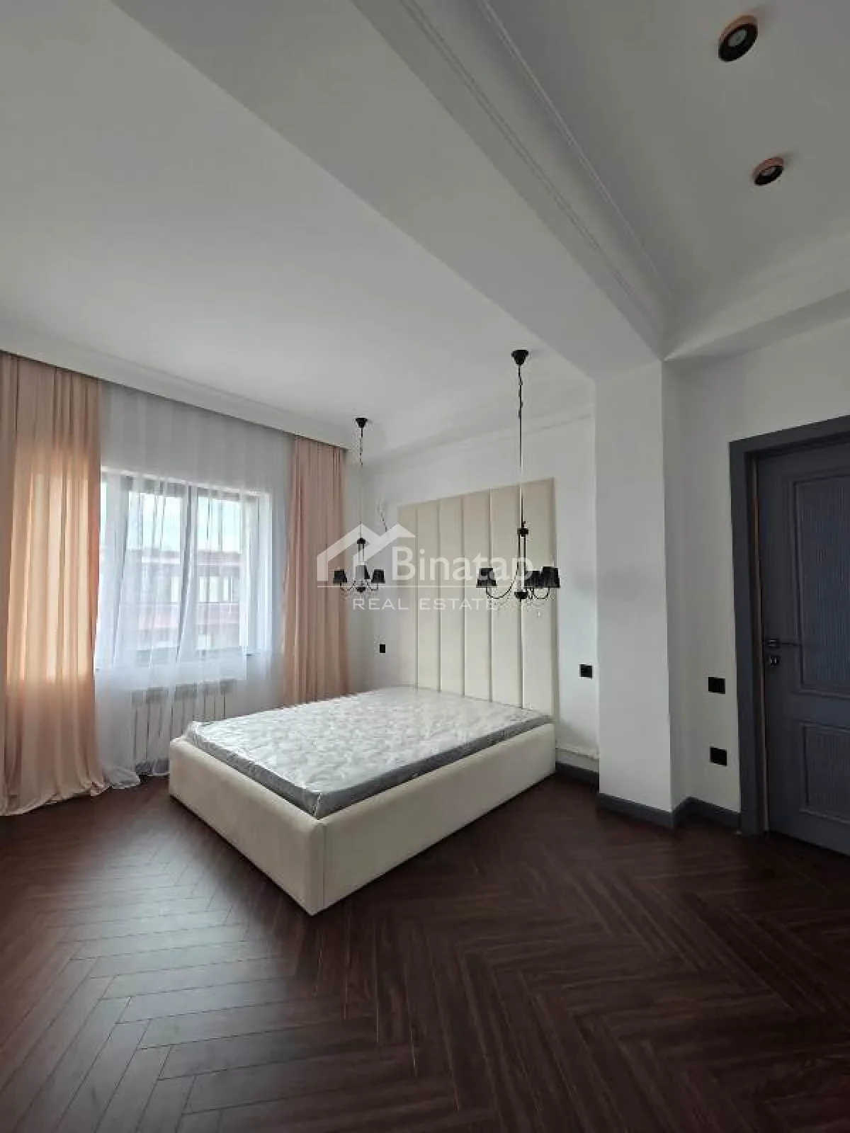 Satılır 3 otaqlı yeni tikili 142 m², 8 Noyabr m. — şəkil 18