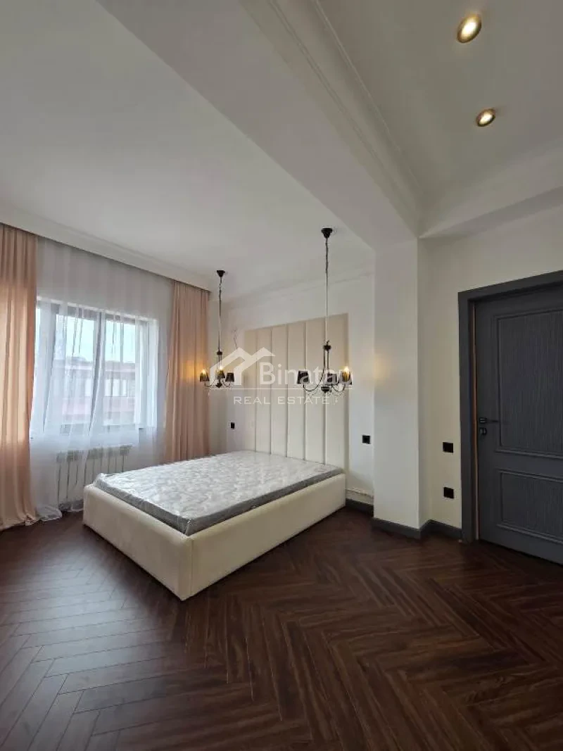 Satılır 3 otaqlı yeni tikili 142 m², 8 Noyabr m. — şəkil 19