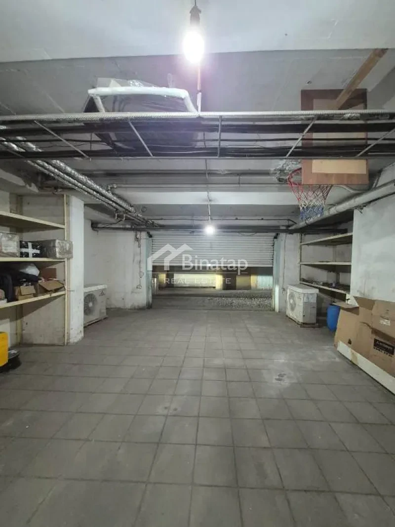 Satılır qaraj 70 m², İnşaatçılar m.