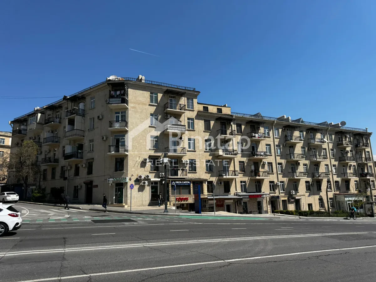 Продаётся 2-комн. квартира 30.6 м², м. Элмляр Академиясы — фото 1