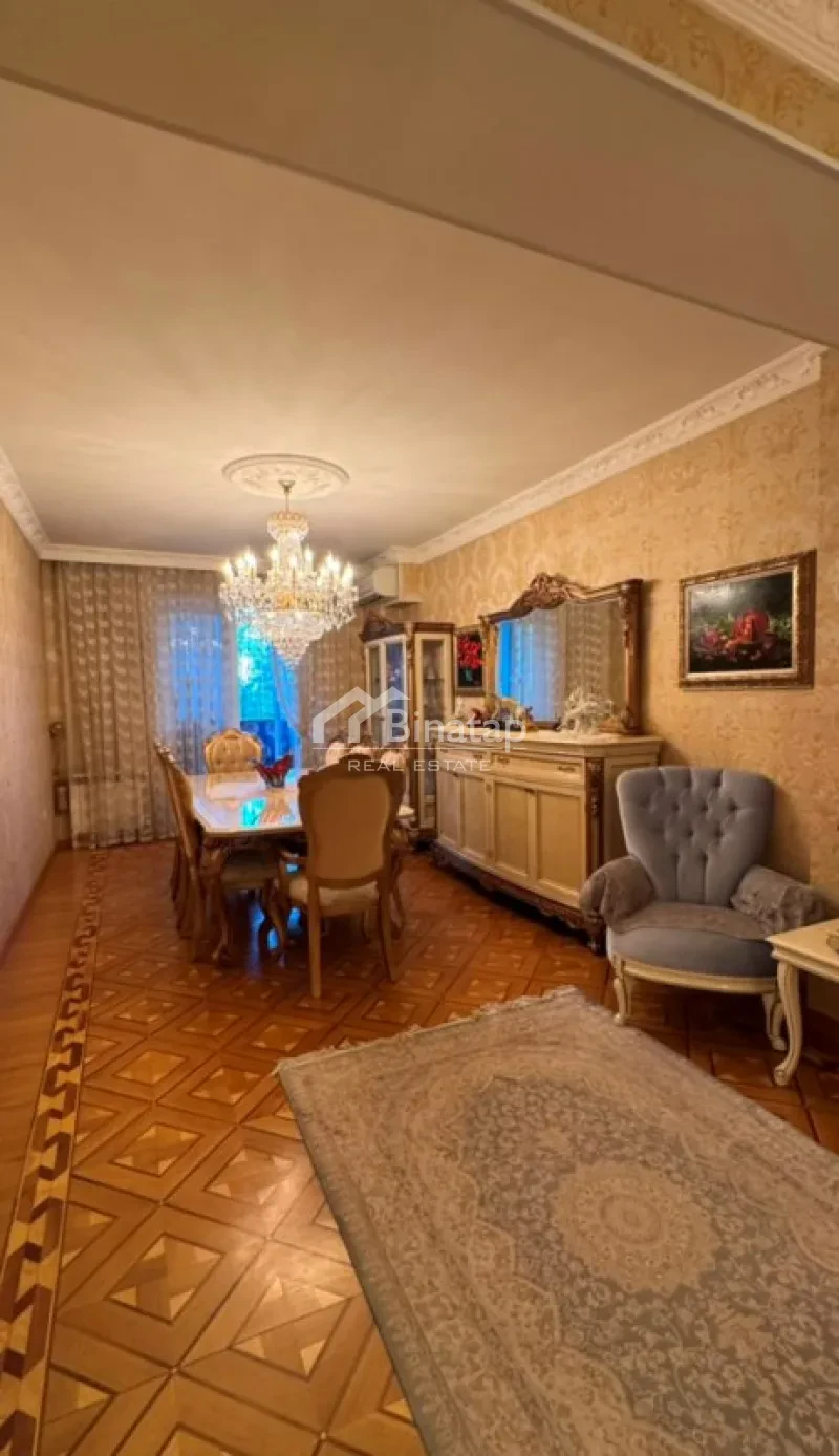 Satılır 3 otaqlı yeni tikili 120 m², 8 Noyabr m.