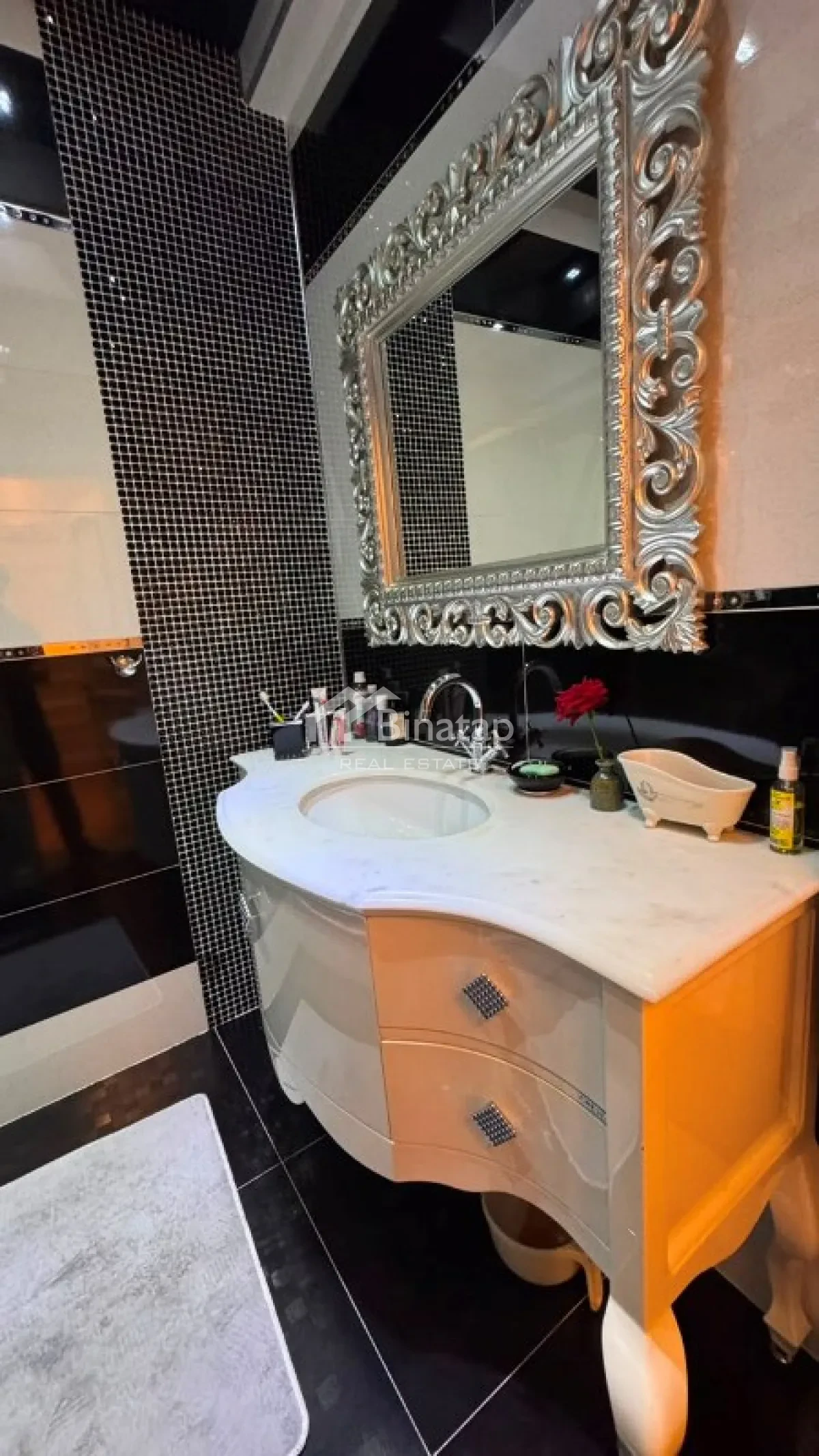 Satılır 3 otaqlı yeni tikili 120 m², 8 Noyabr m. — şəkil 14