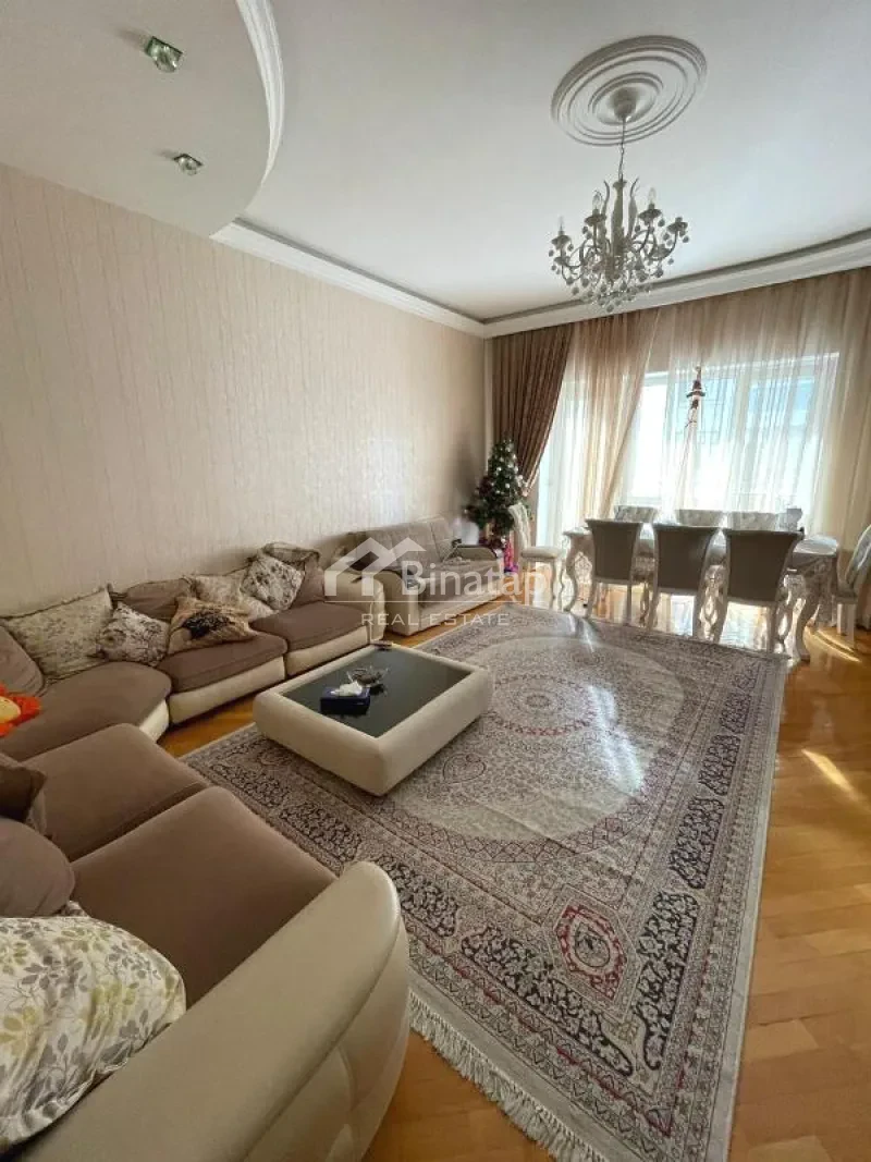 Satılır 3 otaqlı yeni tikili 141 m², 8 Noyabr m.