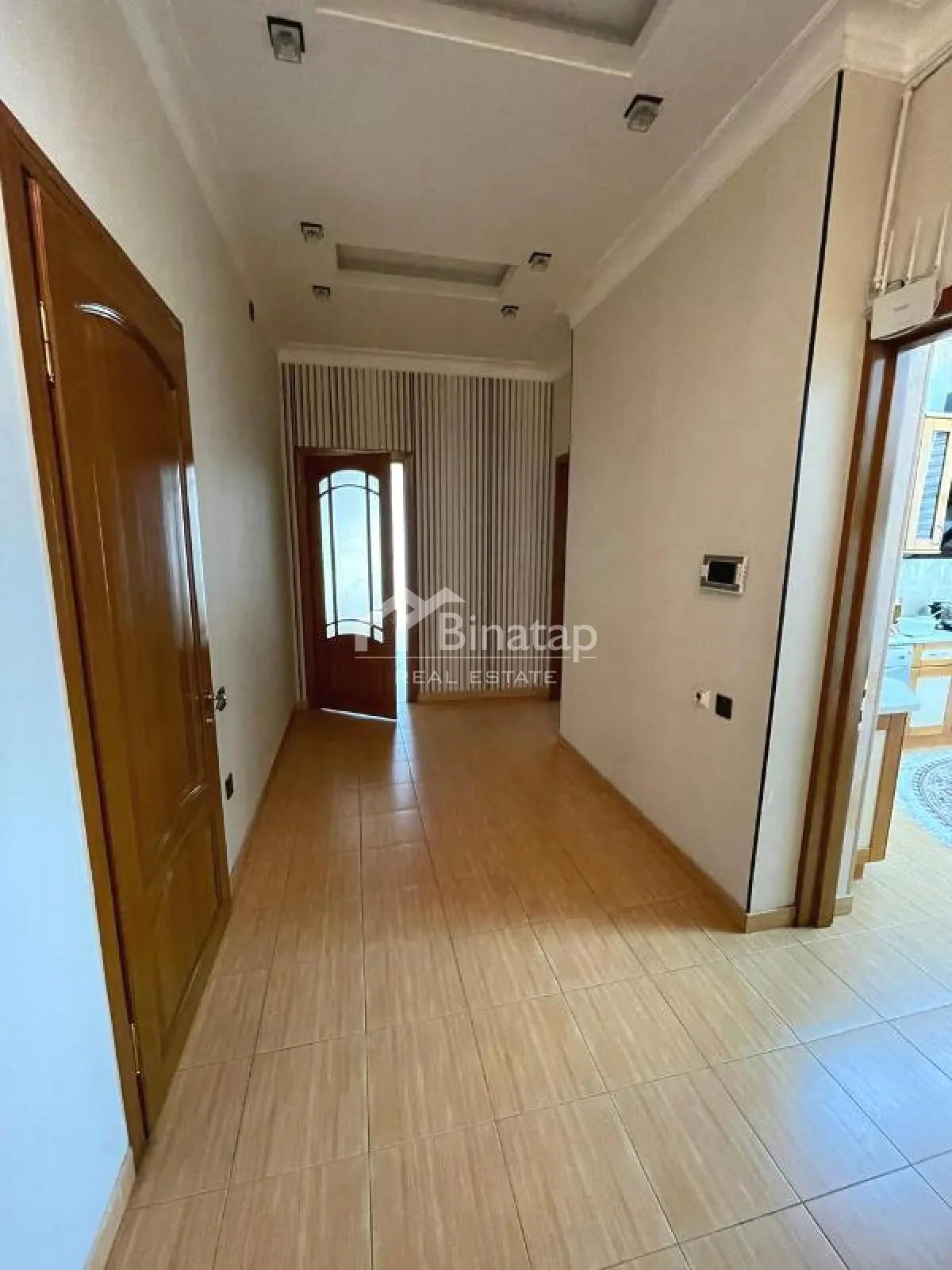 Satılır 3 otaqlı yeni tikili 141 m², 8 Noyabr m. — şəkil 5