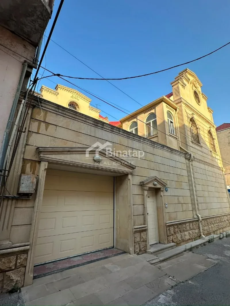 Satılır 5+ otaqlı həyət evi / bağ evi 360 m², İnşaatçılar m.
