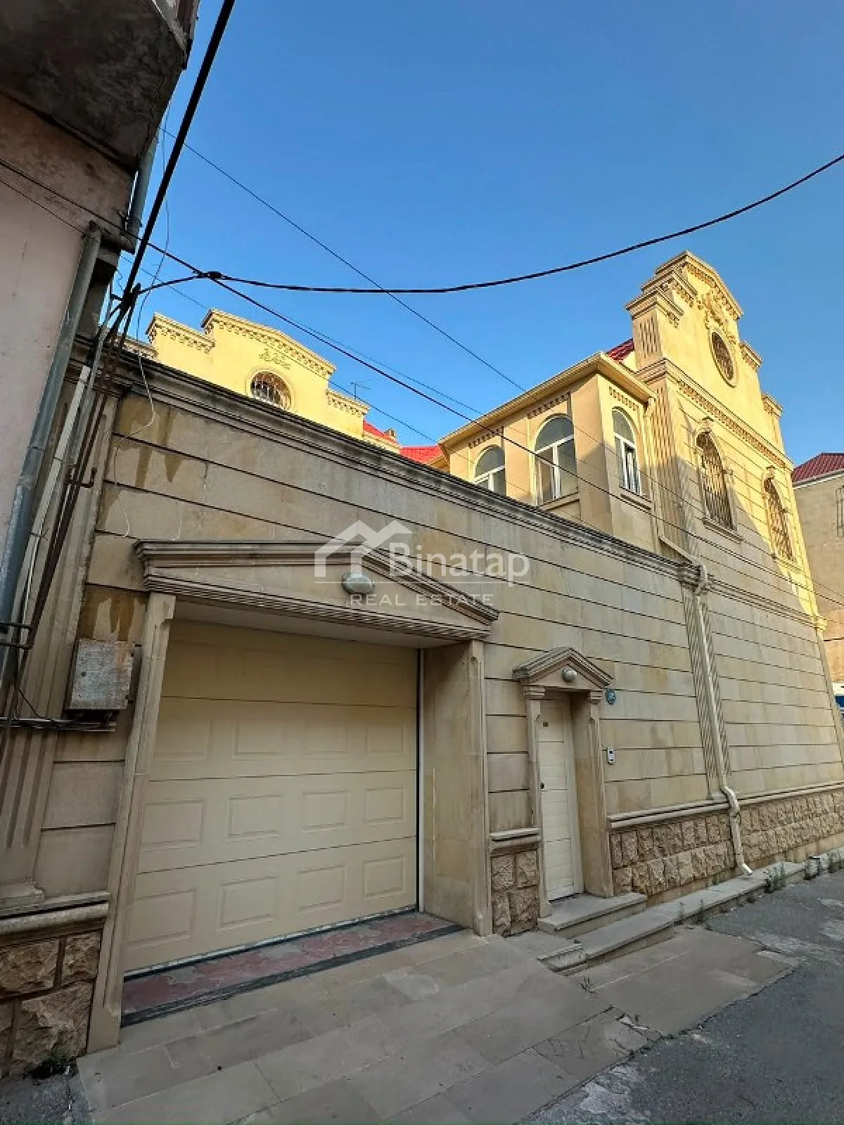 Satılır 5+ otaqlı həyət evi / bağ evi 360 m², İnşaatçılar m. — şəkil 1