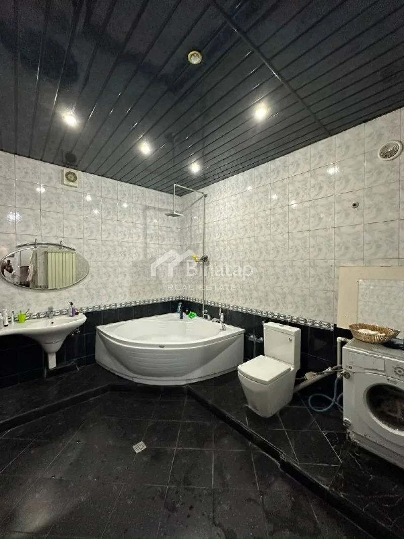 Satılır 5+ otaqlı həyət evi / bağ evi 360 m², İnşaatçılar m. — şəkil 20