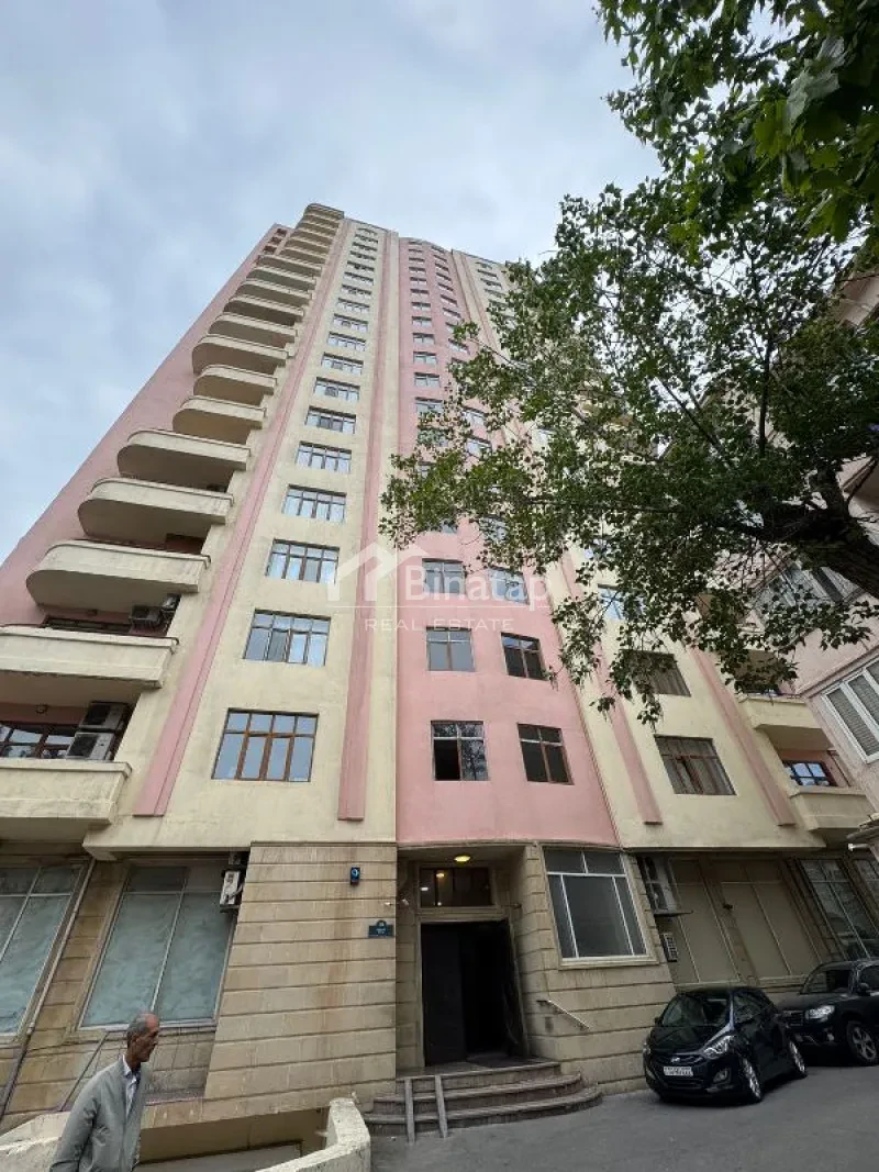 Satılır 4 otaqlı yeni tikili 230 m², 28 May m.