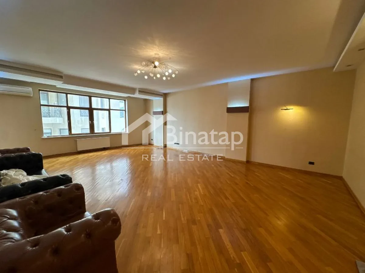 Satılır 4 otaqlı yeni tikili 230 m², 28 May m. — şəkil 3