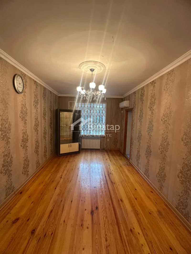 Satılır 2 otaqlı köhnə tikili 50 m², Həzi Aslanov m.