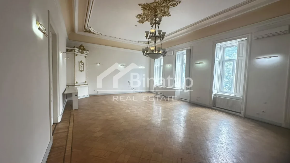 Satılır 5+ otaqlı köhnə tikili 361 m², İçərişəhər m. — şəkil 9