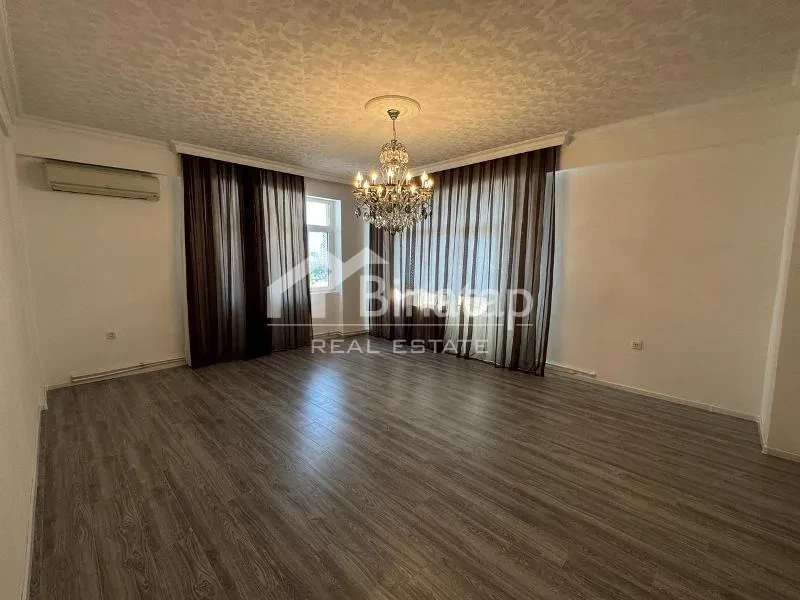 Продаётся 4-комн. новостройка 135 м², м. Иншаатчылар