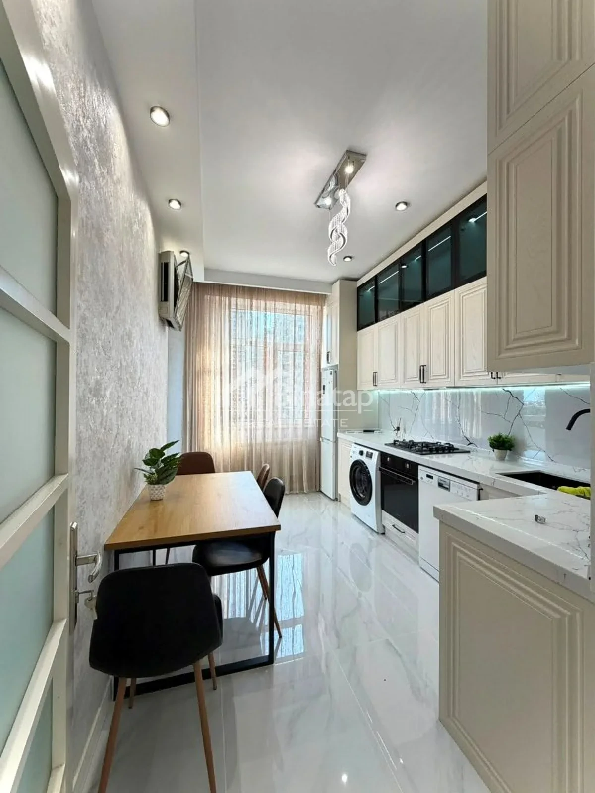 Satılır 3 otaqlı yeni tikili 105 m², 8 Noyabr m. — şəkil 9