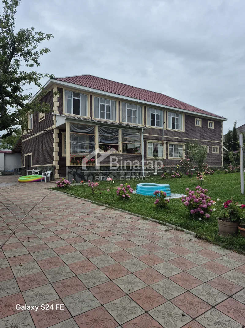 Satılır 5+ otaqlı həyət evi / bağ evi 400 m², Qəbələ r.