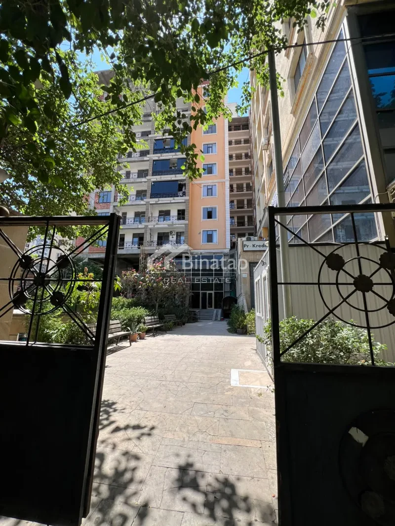 Продаётся 3-комн. новостройка 138 м², м. Гянджлик