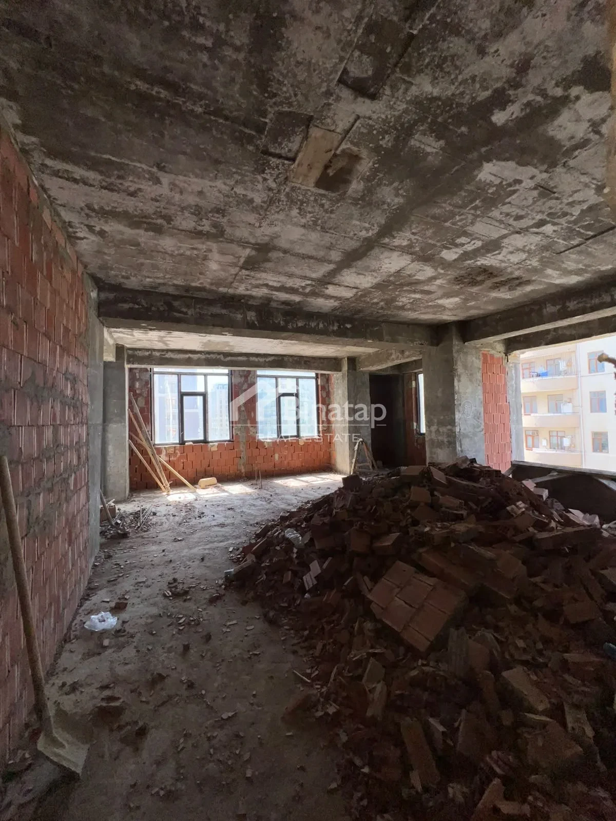 Продаётся 3-комн. новостройка 138 м², м. Гянджлик — фото 3