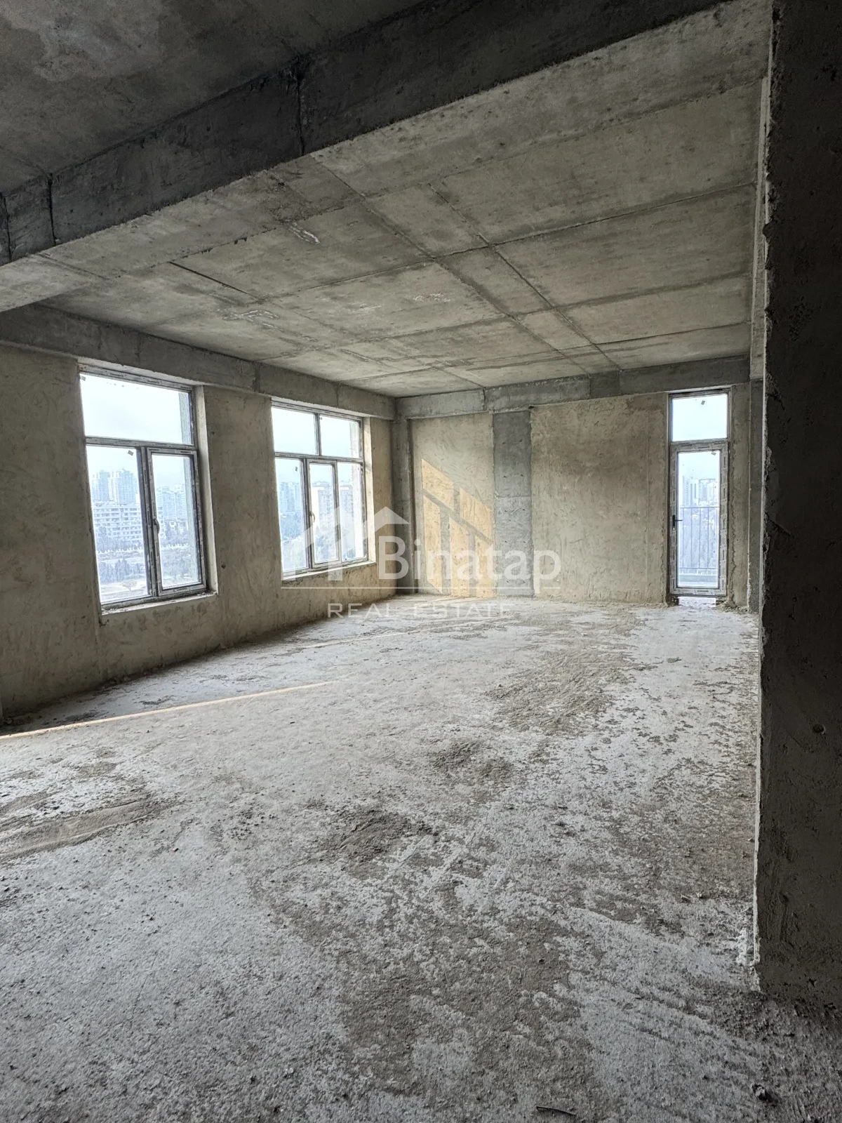 Продаётся 2-комн. новостройка 83 м², м. Элмляр Академиясы — фото 2