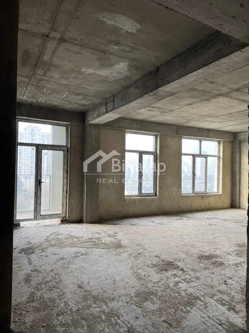 Продаётся 2-комн. новостройка 83 м², м. Элмляр Академиясы — фото 5