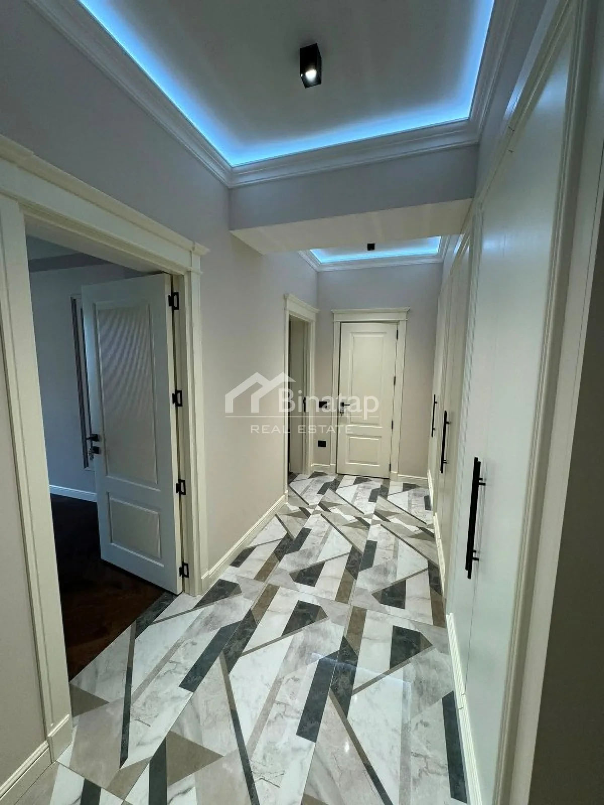 Продаётся 2-комн. новостройка 84 м², м. Элмляр Академиясы — фото 6