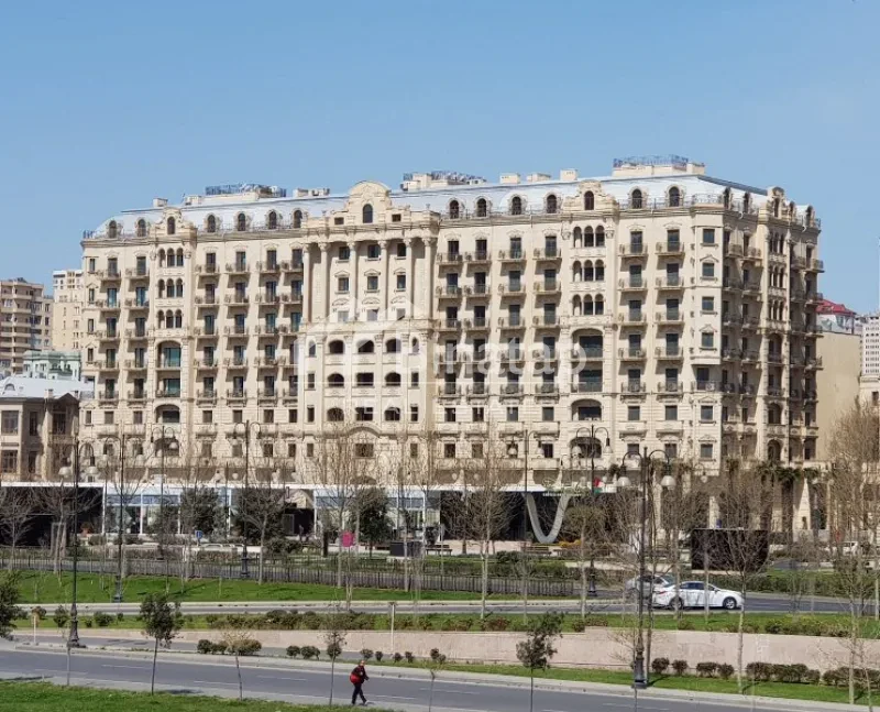 Satılır 4 otaqlı yeni tikili 207 m², 28 May m.