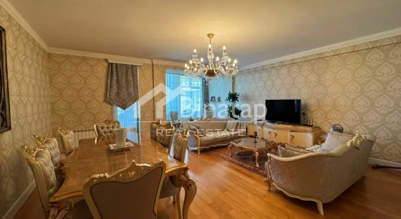 Satılır 4 otaqlı yeni tikili 215 m², Nizami m.