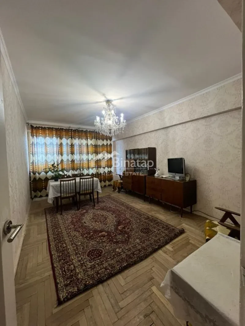 Satılır 3 otaqlı köhnə tikili 100 m², 28 May m.