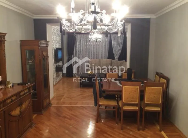 Satılır 4 otaqlı köhnə tikili 93 m², Gənclik m.