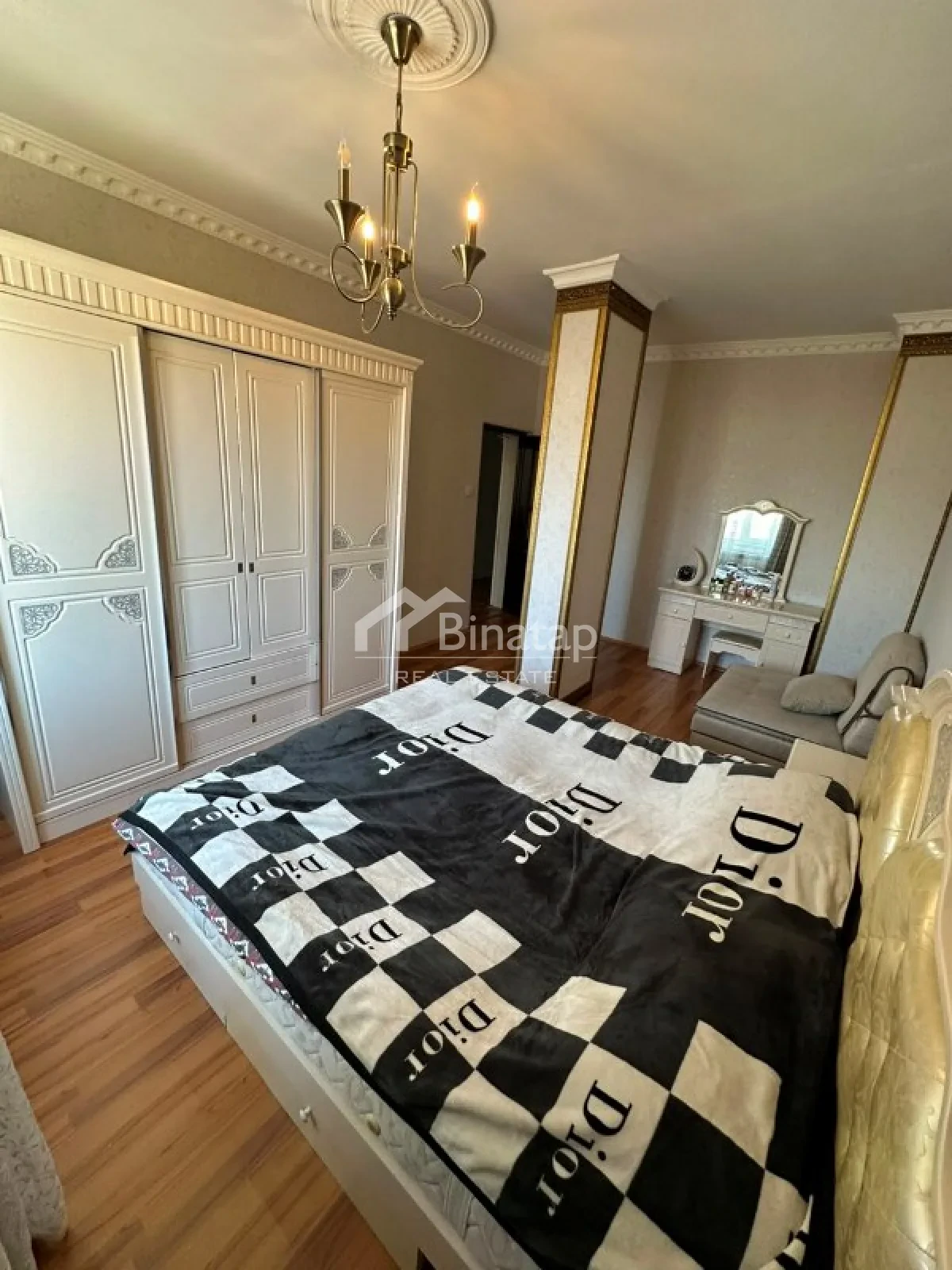 Продаётся 4-комн. квартира 85 м², пос. Бадамдар — фото 4