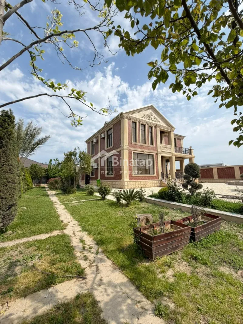 Satılır 5+ otaqlı həyət evi / bağ evi 250 m², Mərdəkan qəs.