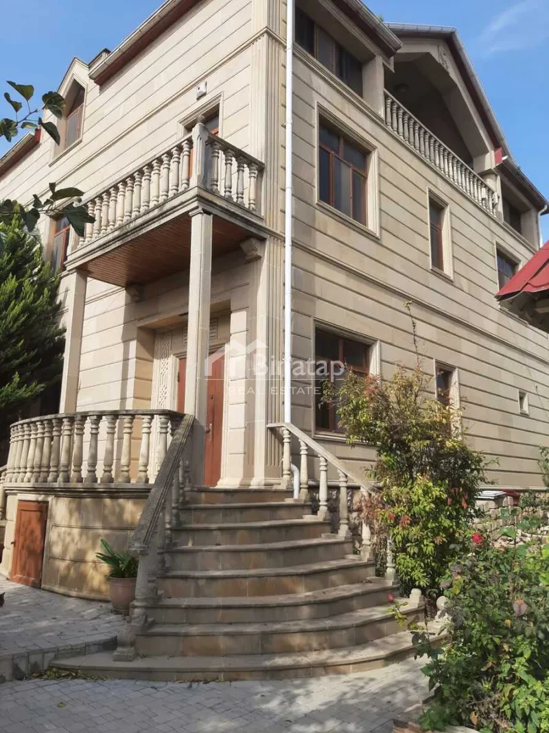 Satılır 5+ otaqlı həyət evi / bağ evi 375 m², Badamdar qəs.