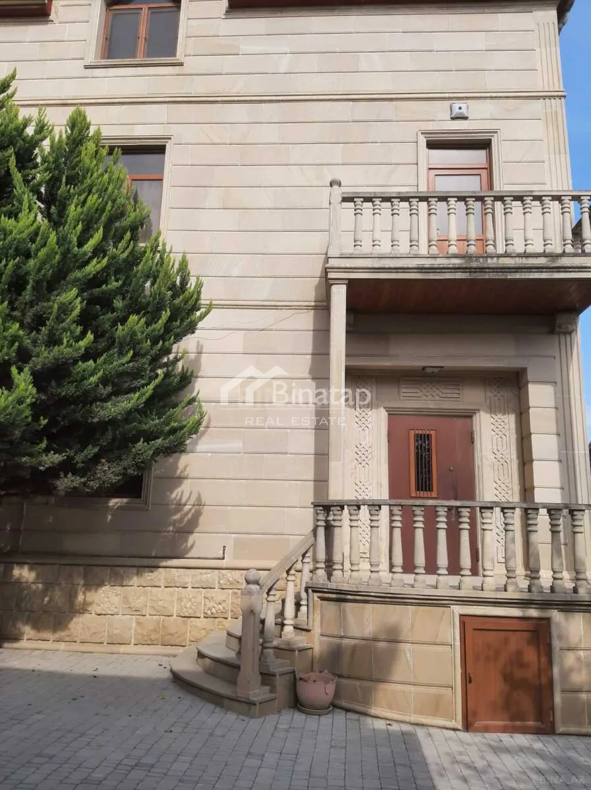 Satılır 5+ otaqlı həyət evi / bağ evi 375 m², Badamdar qəs. — şəkil 2