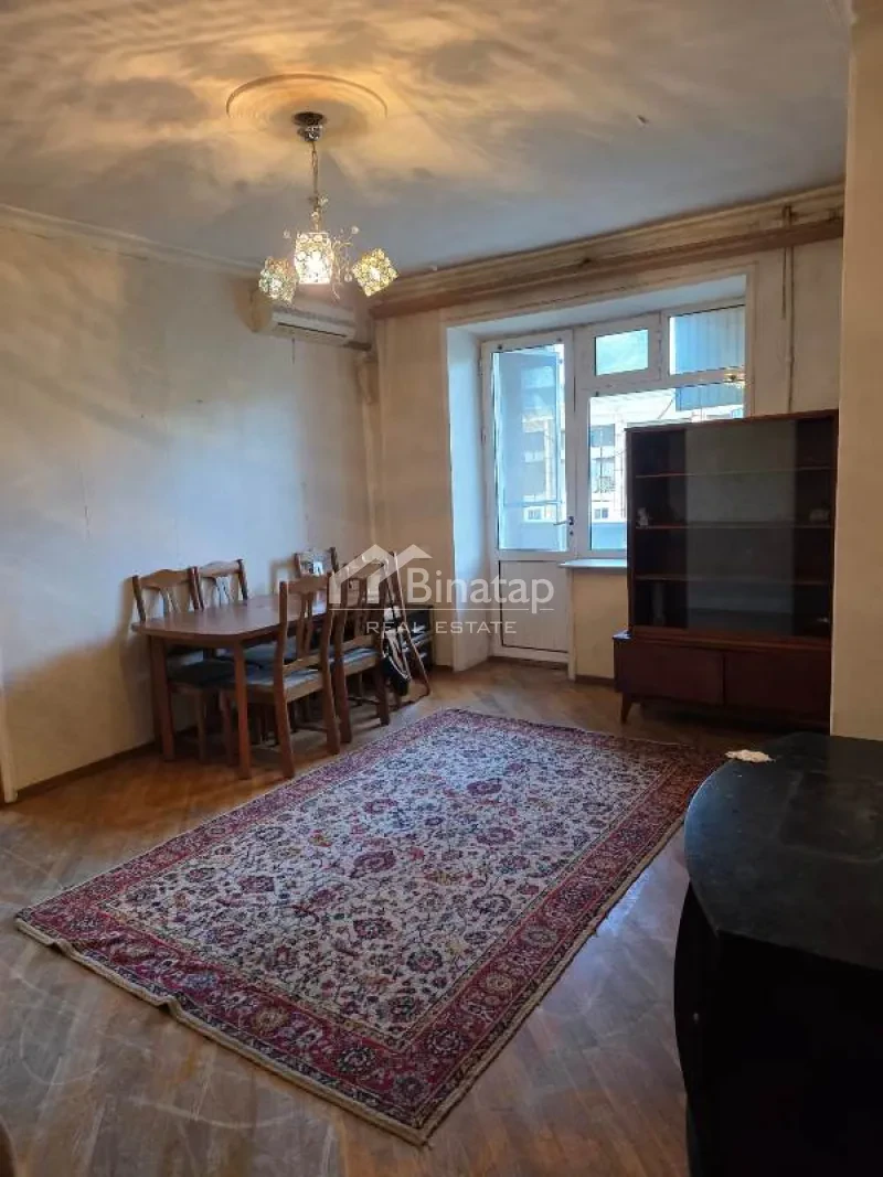Satılır 2 otaqlı köhnə tikili 45 m², Elmlər Akademiyası m.