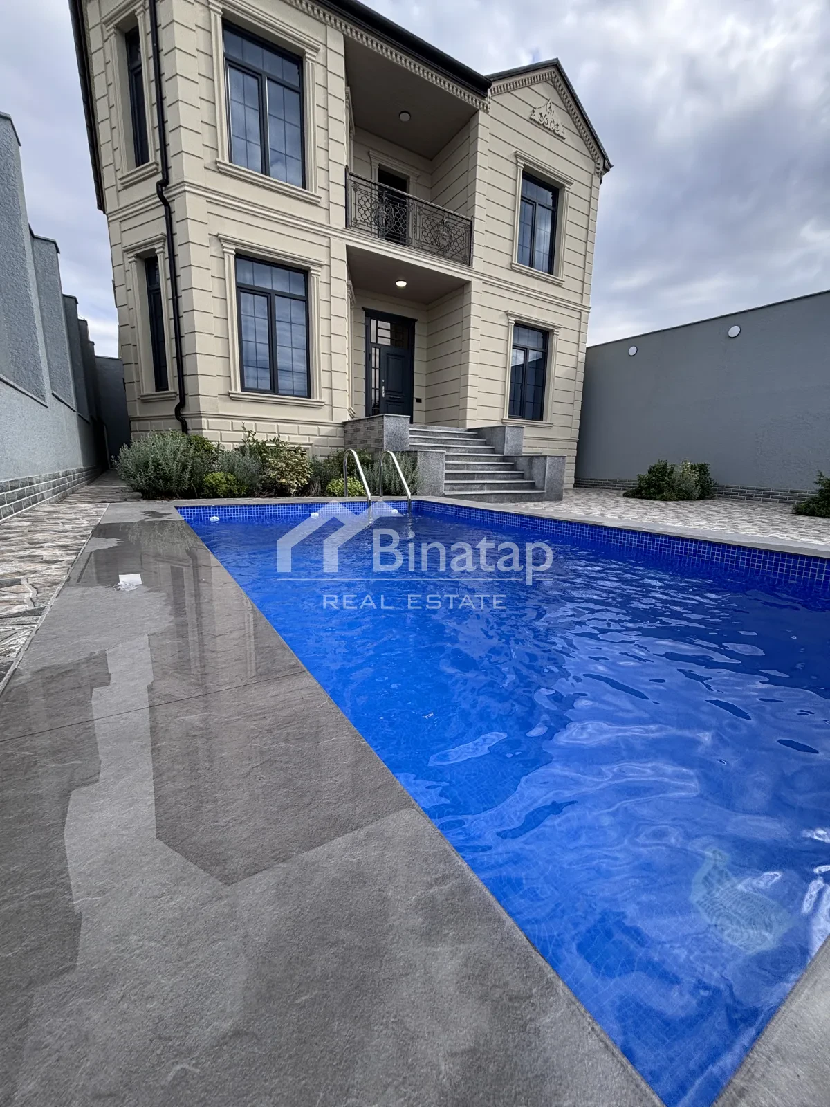 Satılır 4 otaqlı həyət evi / bağ evi 180 m², Novxanı qəs. — şəkil 2