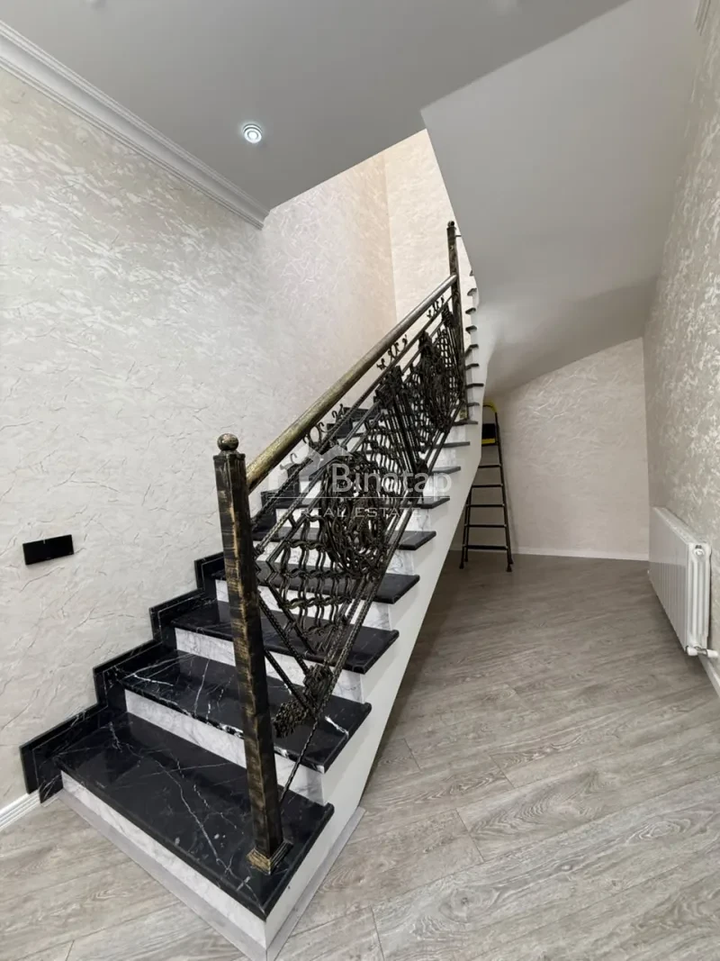 Satılır 4 otaqlı həyət evi / bağ evi 180 m², Novxanı qəs. — şəkil 9