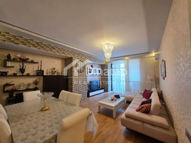 Satılır 3 otaqlı yeni tikili 145 m², 8 Noyabr m.
