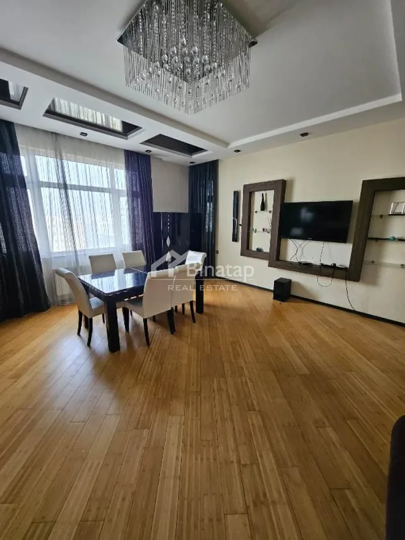 Satılır 3 otaqlı yeni tikili 136 m², 8 Noyabr m. — şəkil 2