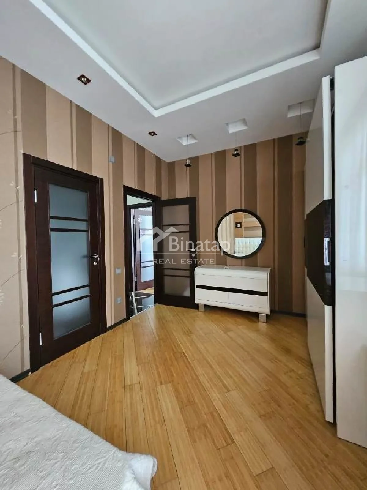Satılır 3 otaqlı yeni tikili 136 m², 8 Noyabr m. — şəkil 4