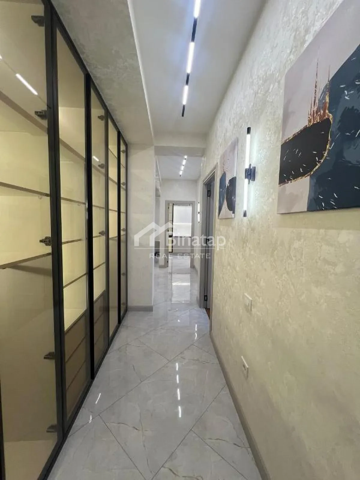 Satılır 4 otaqlı yeni tikili 145 m², 8 Noyabr m. — şəkil 14