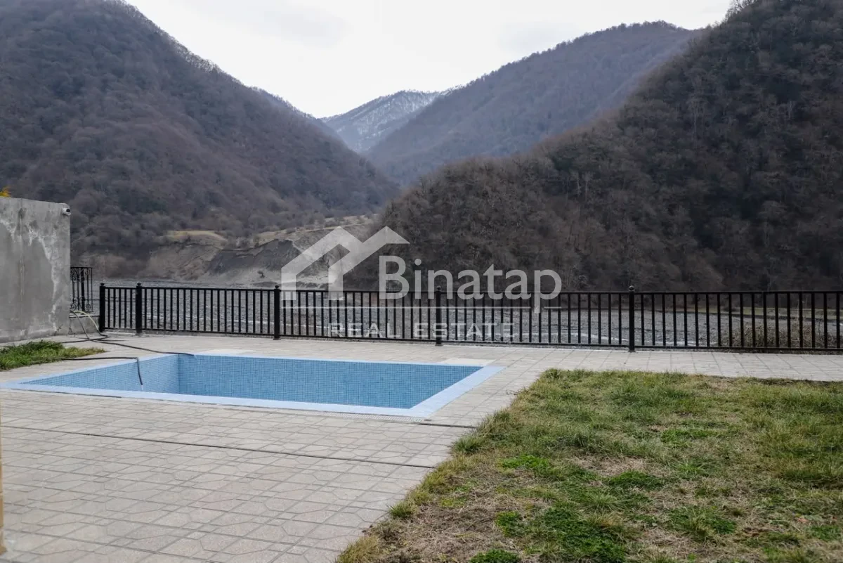 Satılır 5+ otaqlı həyət evi / bağ evi 300 m², Qax r. — şəkil 4