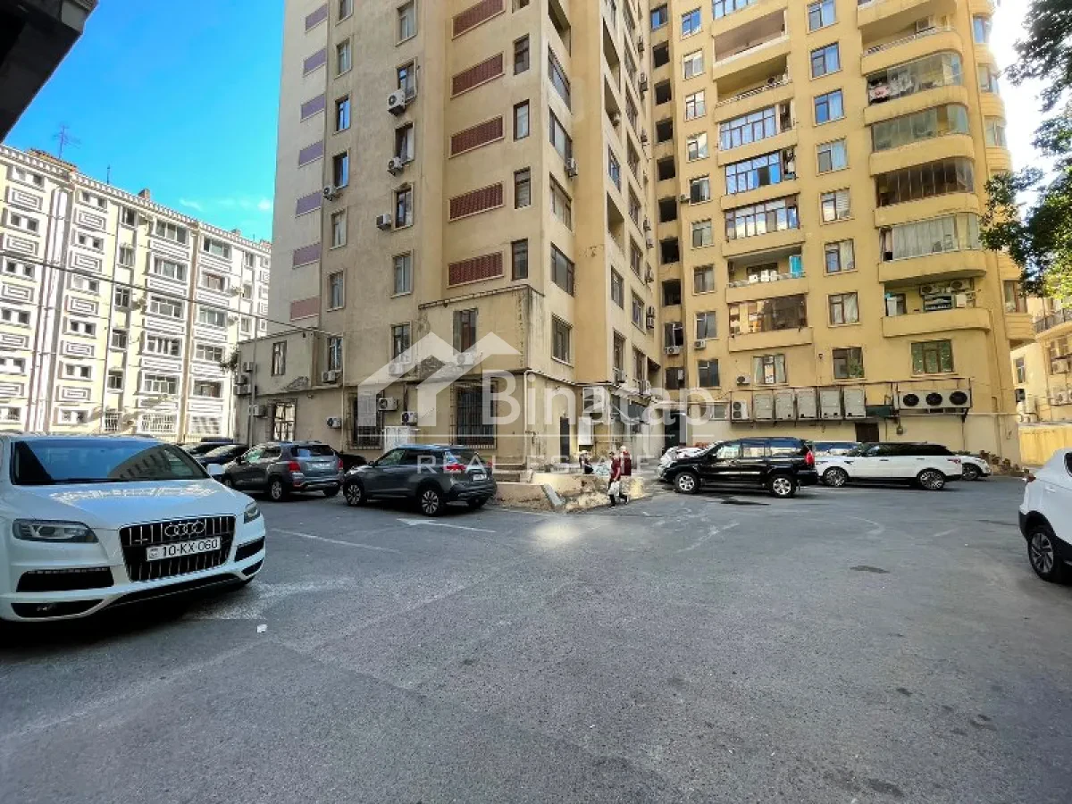 Satılır 4 otaqlı yeni tikili 180 m², Gənclik m. — şəkil 2