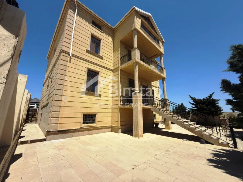 Satılır 5+ otaqlı həyət evi / bağ evi 300 m², Novxanı qəs.