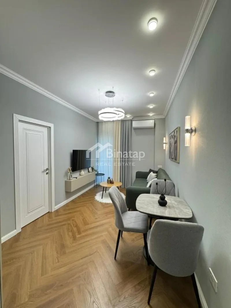 Satılır 2 otaqlı köhnə tikili 45 m², Gənclik m.
