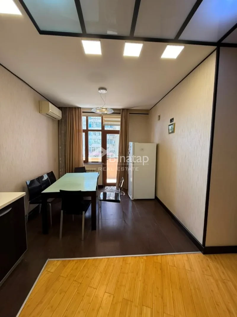 Satılır 3 otaqlı yeni tikili 105 m², 8 Noyabr m.