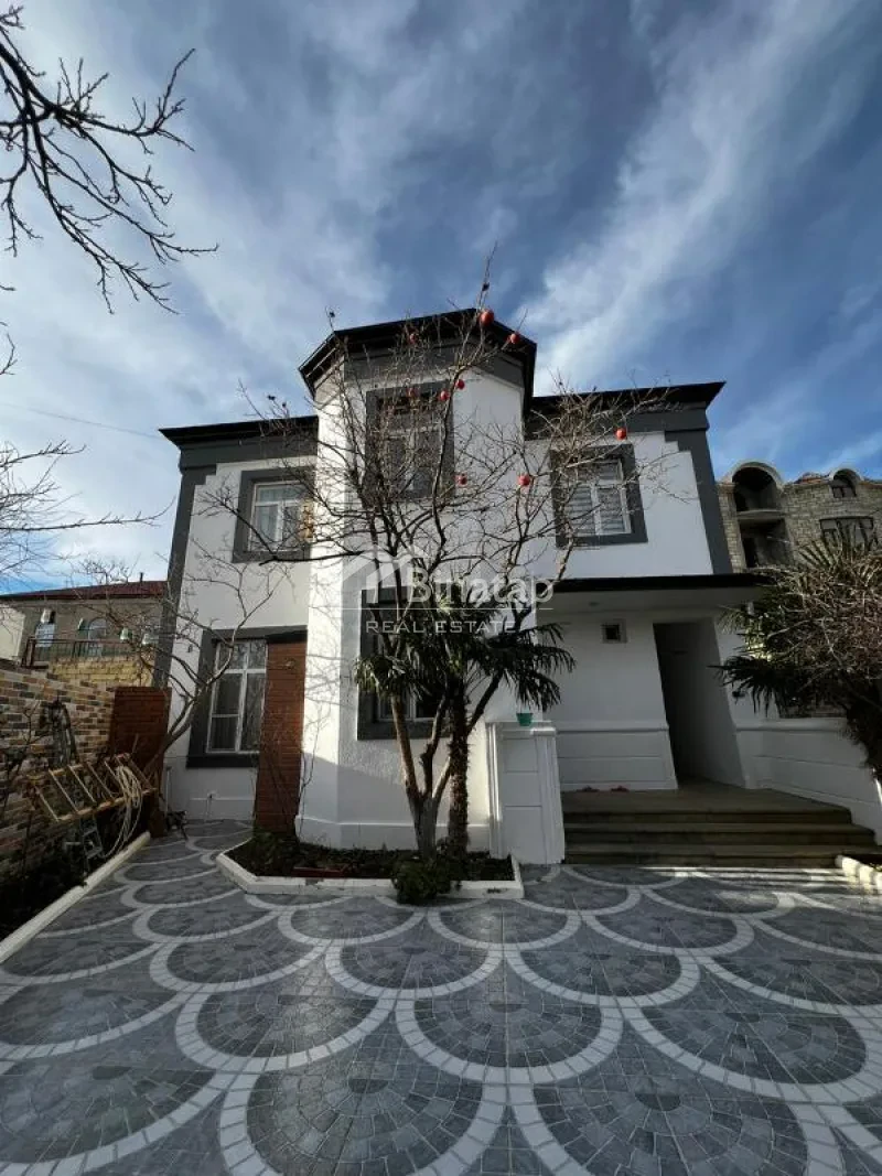 Satılır 5+ otaqlı həyət evi / bağ evi 200 m², Badamdar qəs.