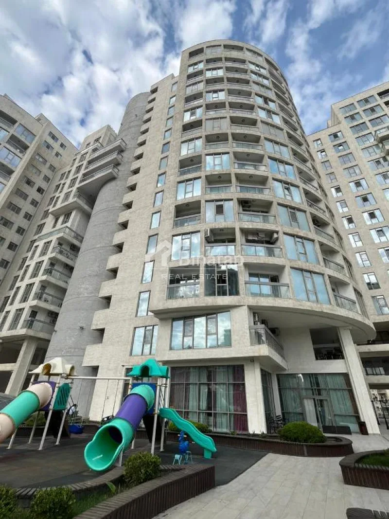 Satılır 3 otaqlı yeni tikili 105 m², 28 May m. — şəkil 2