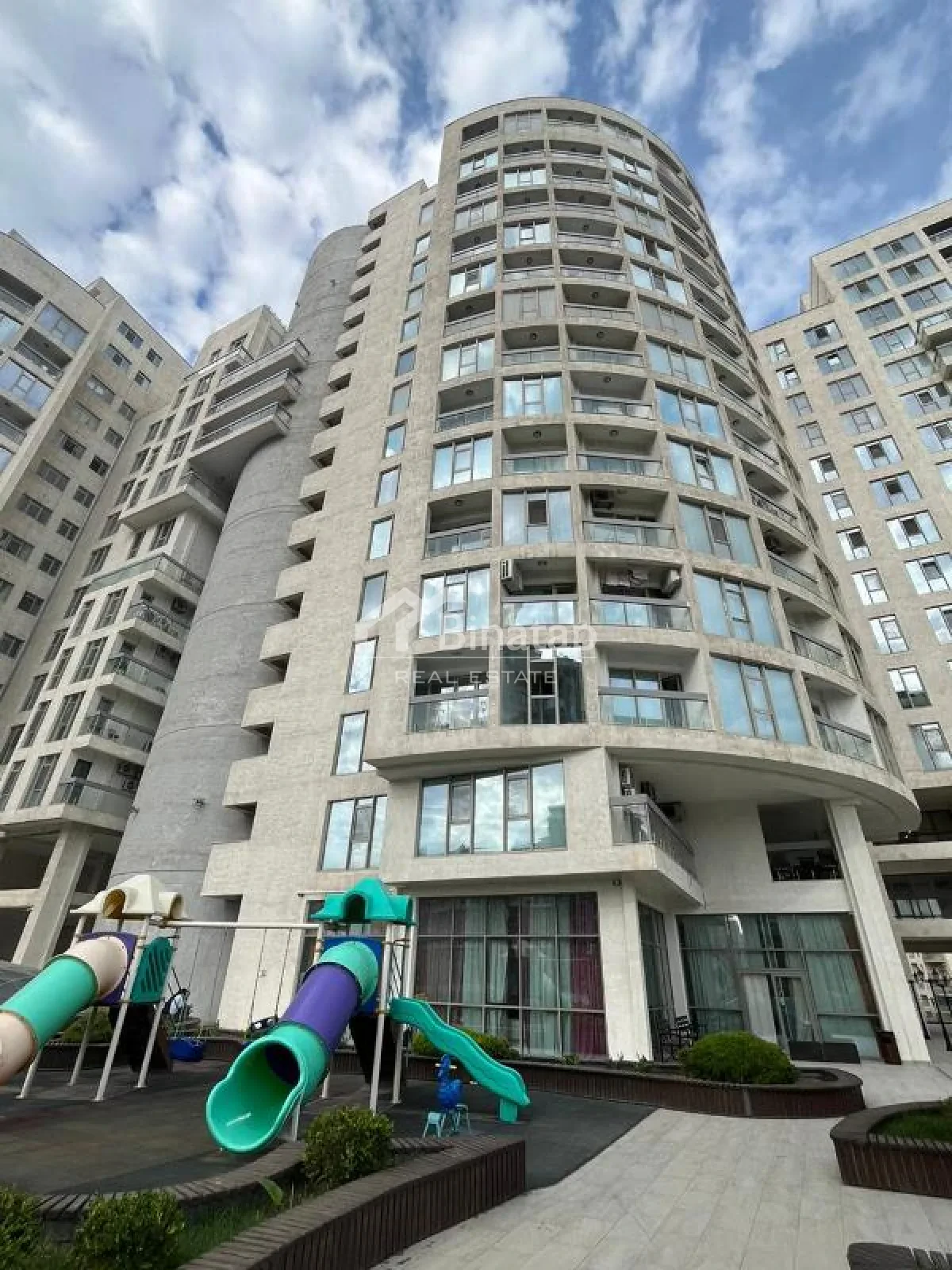 Satılır 3 otaqlı yeni tikili 105 m², 28 May m. — şəkil 2