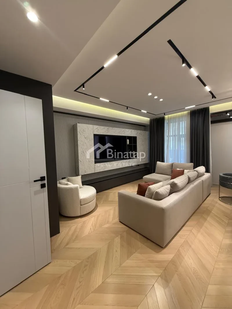 Satılır 3 otaqlı yeni tikili 135 m², 28 May m.