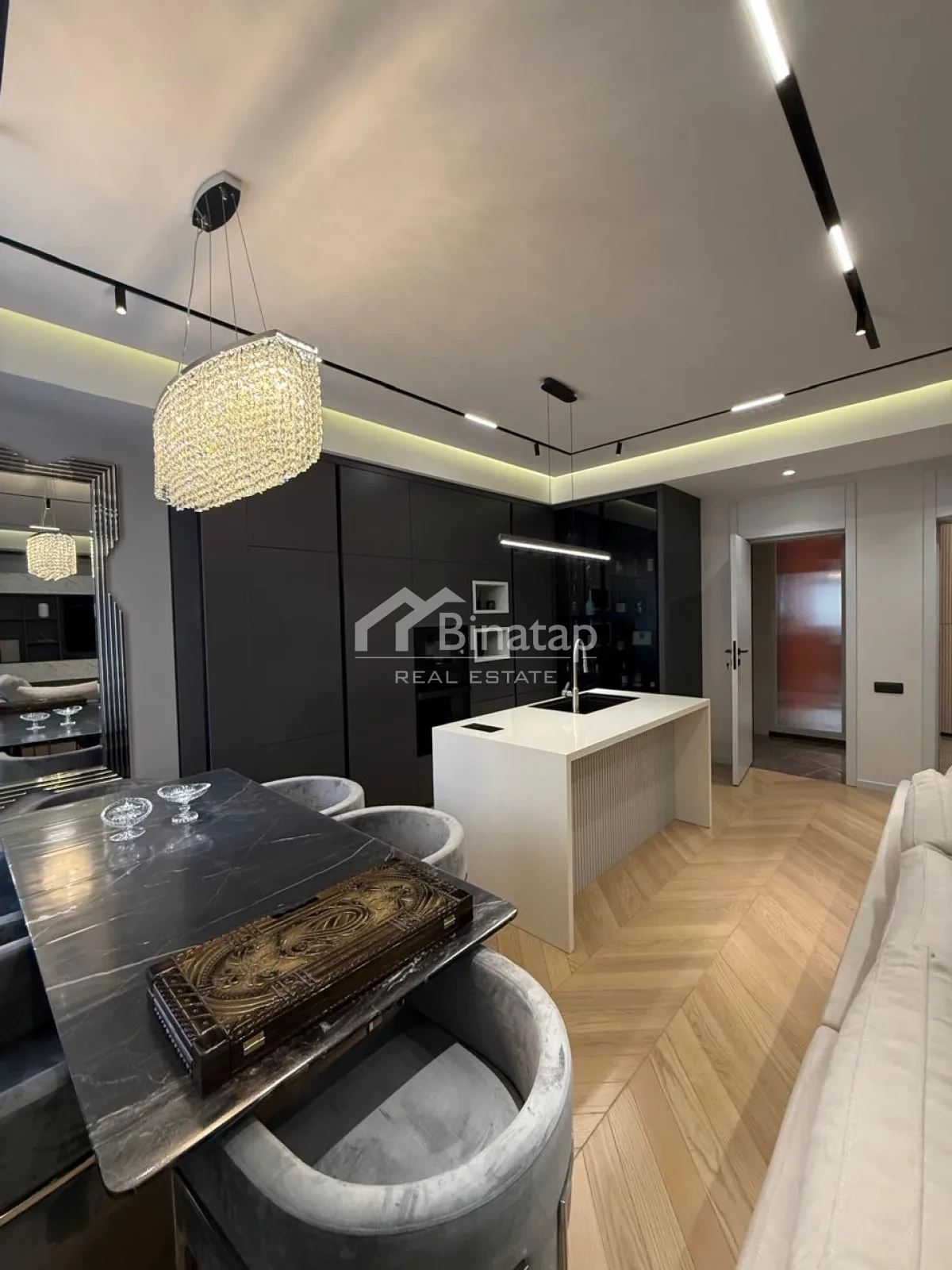 Satılır 3 otaqlı yeni tikili 135 m², 28 May m. — şəkil 2