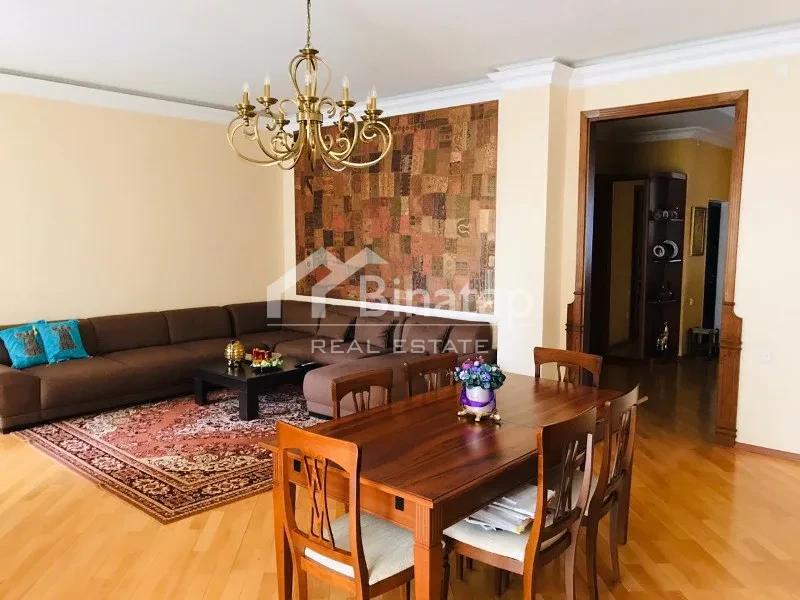 Satılır 5+ otaqlı yeni tikili 240 m², Nizami m.