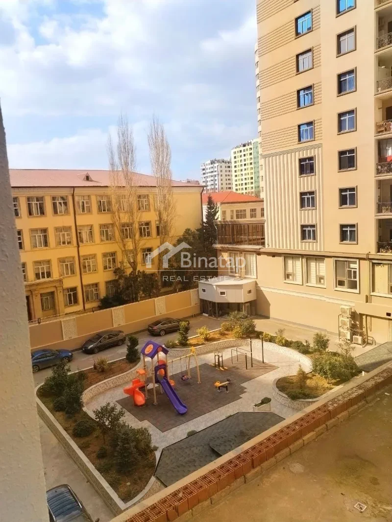 Satılır 2 otaqlı yeni tikili 90 m², 28 May m.